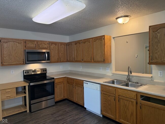 Building Photo - 1009 Springwater Rd