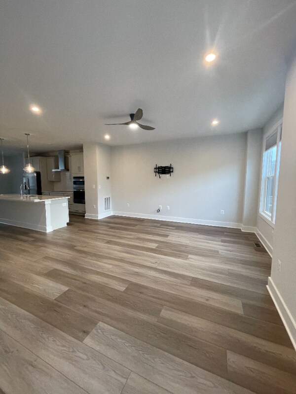 Foto del edificio - 9475 Pinkman Rd