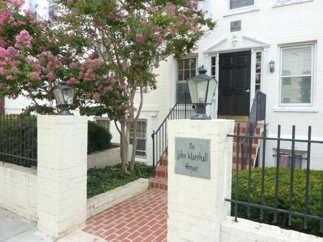 Building Photo - 11 2nd St NE