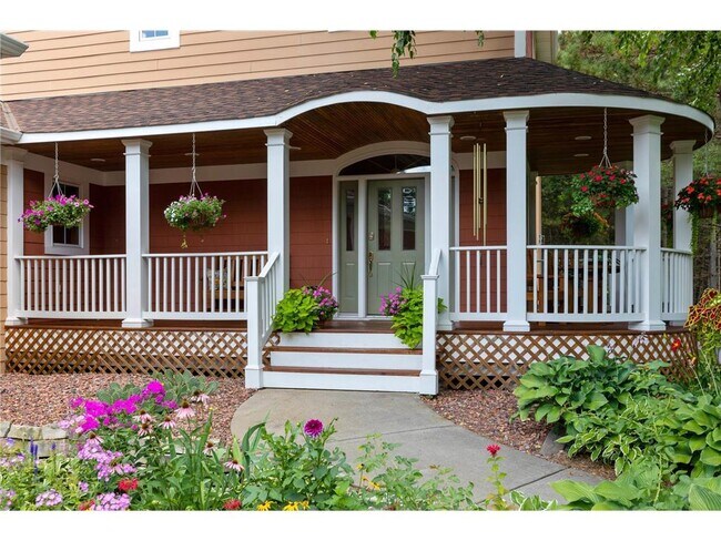 Foto del edificio - 13840 Tomahawk Ln S