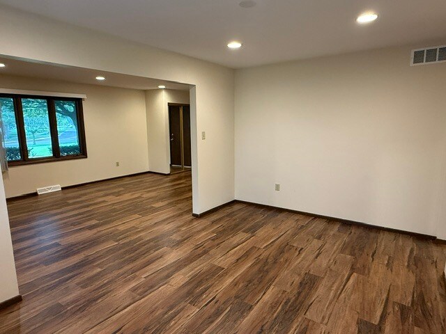 Foto del edificio - 1436 Camellia Dr