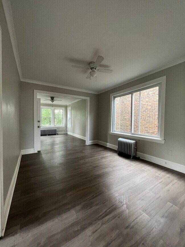 Foto del edificio - 3318 W 61st St