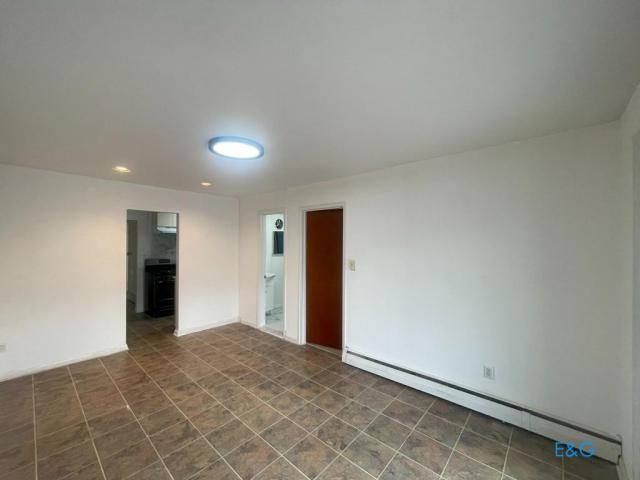 Building Photo - 2 bedroom in MIDDLE VILLAGE NY 11379