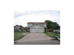 Building Photo - 6904 Deep Cir