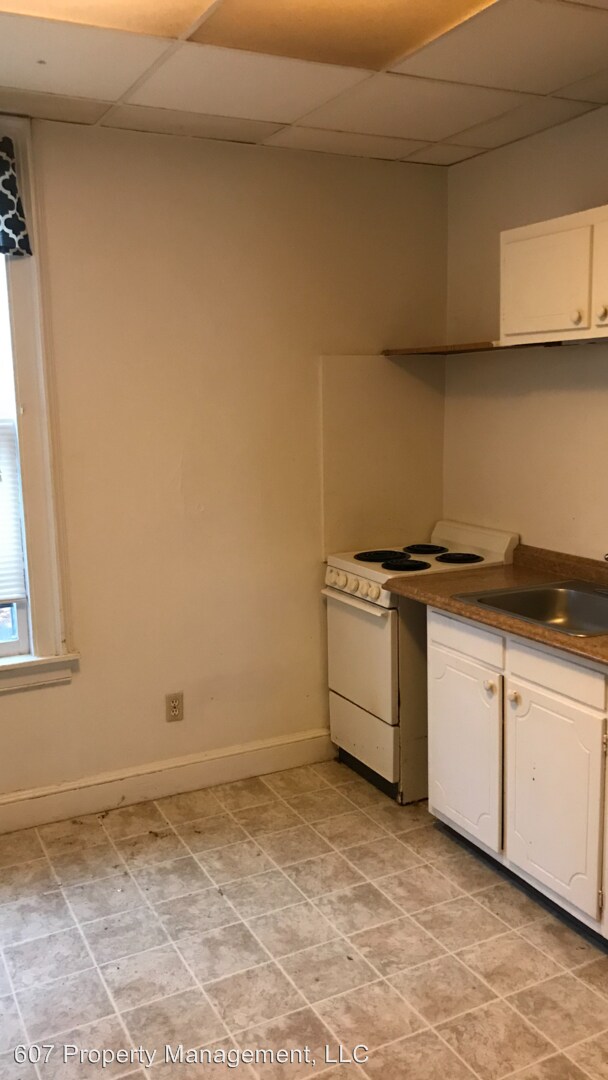 Building Photo - 1 br, 1 bath Apartment - 62 Mitchell