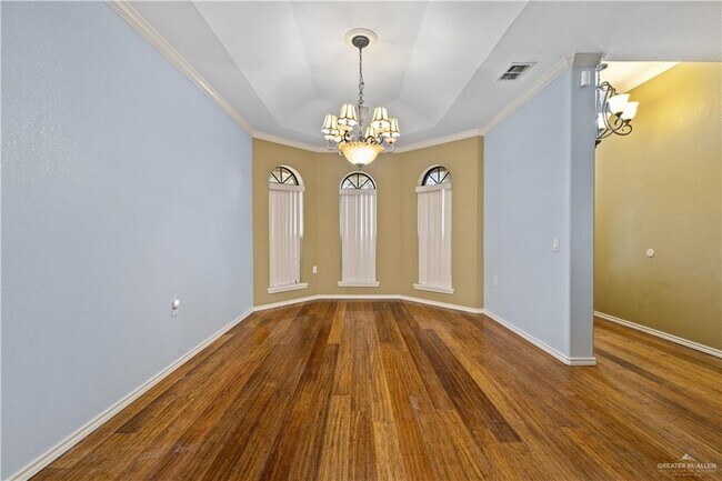 Building Photo - 25 34th St