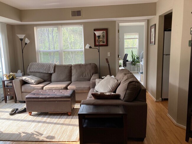 Building Photo - Three Bedroom Two Bath Condo near Arbor Hills