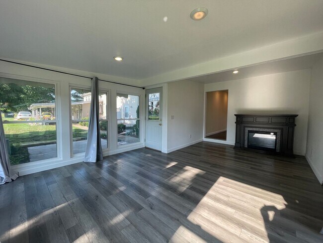 Foto del edificio - 1450 Woodland Dr
