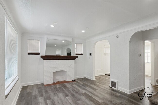 Foto del edificio - #1300 3 bedrooms