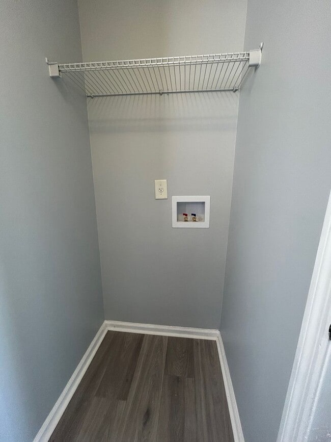 Building Photo - Charming 3BR /2BA  Home with many upgrades in North Charleston