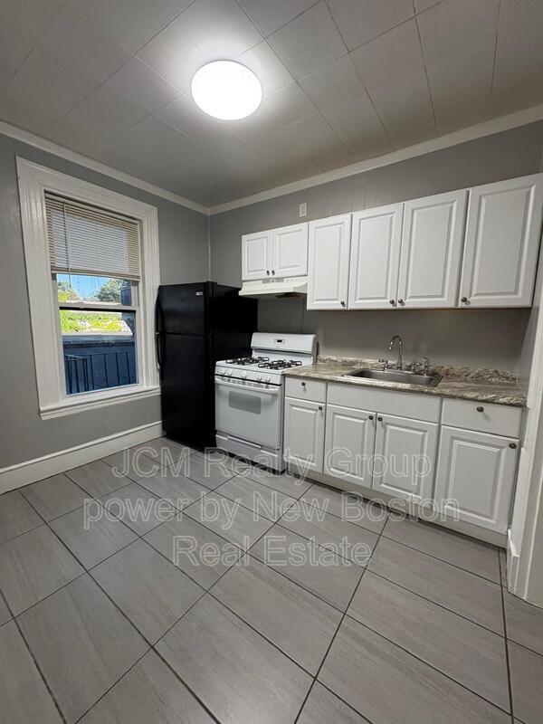 Foto principal - 64 Hollis St