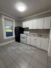 Building Photo - 64 Hollis St