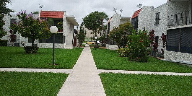 Foto del edificio - 8701 SW 141st St
