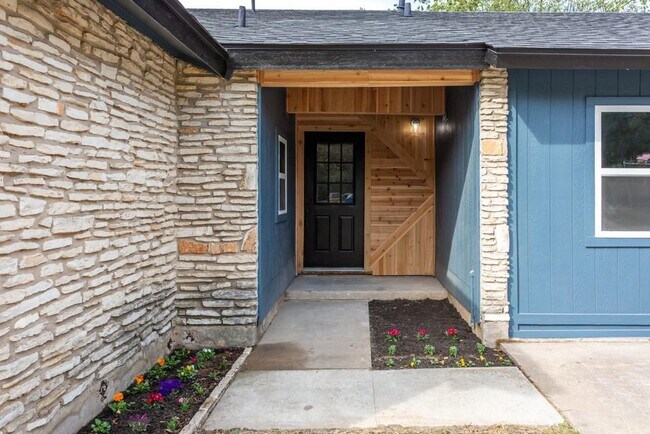 Foto del edificio - 9604 Crown Ridge Rd