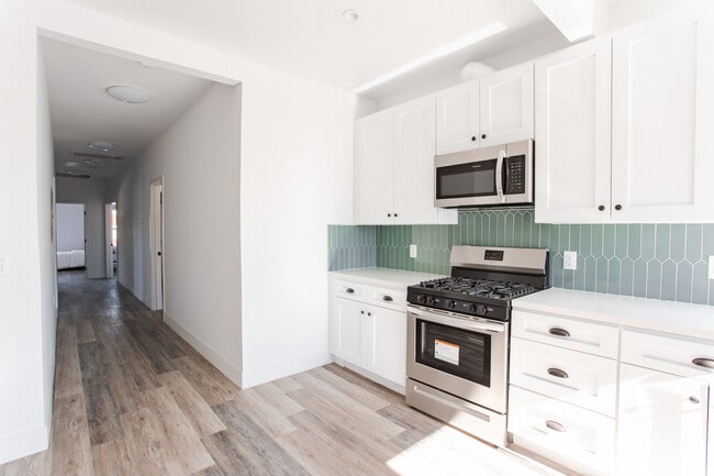 Building Photo - 1158 W 37th St