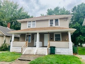 Building Photo - 1729 Edwards Ave NE