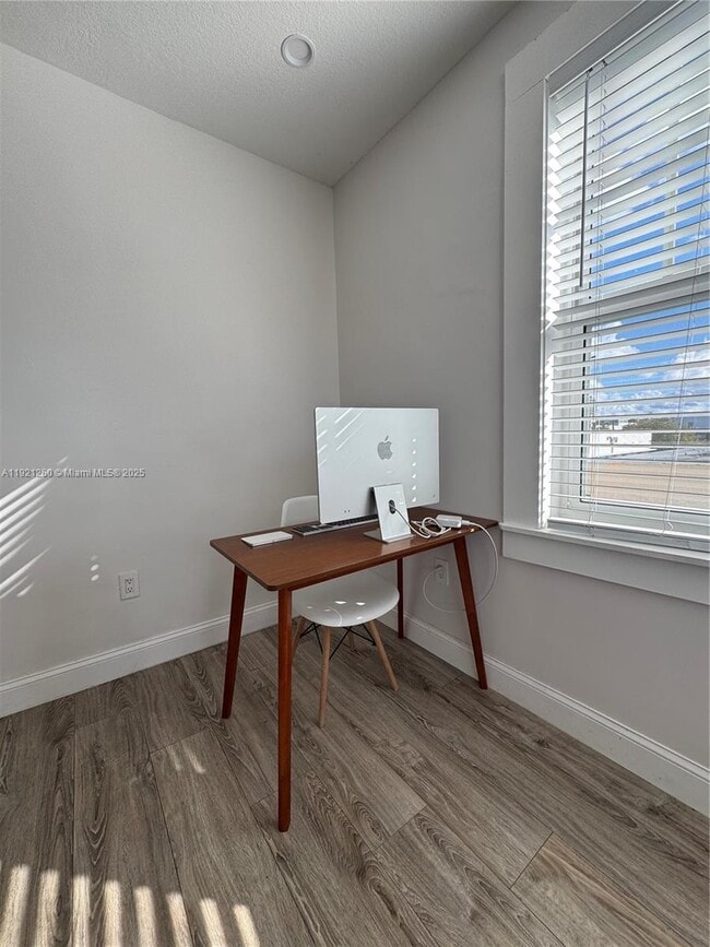 Building Photo - 536 14th St