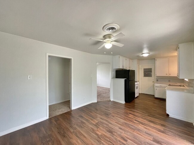 Building Photo - Viewable Now!  Price Drop!