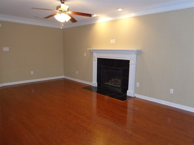 Foto del edificio - 5910 Gray Gables Drive