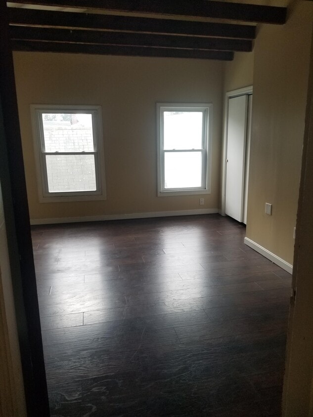 14 Mulberry St Unit 1, Nashua, NH 03060 Room for Rent in Nashua, NH