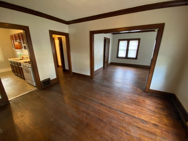 Foto del edificio - Buckbee St 827-829