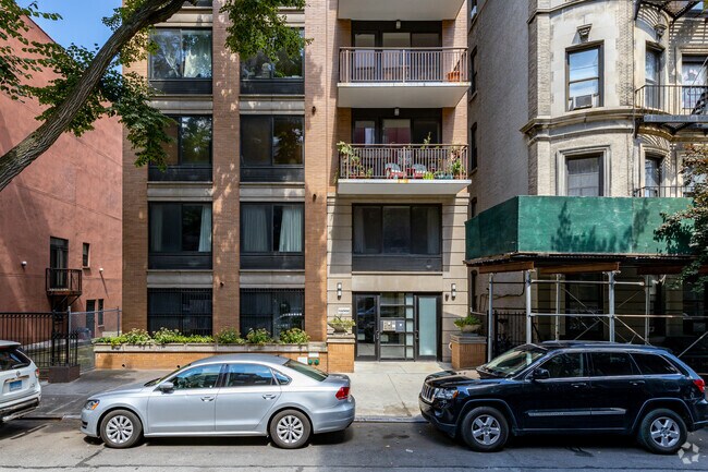 Foto del edificio - 5 W 127th St