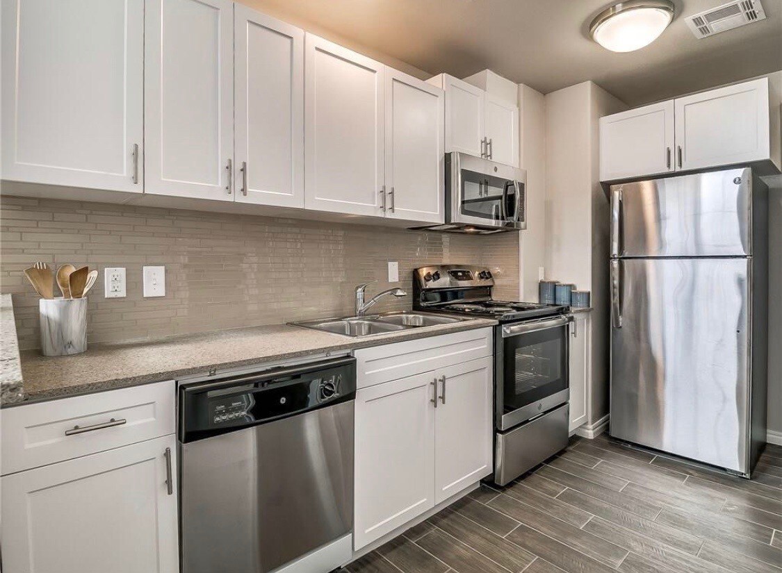 Foto principal - 2624 SW 74th St