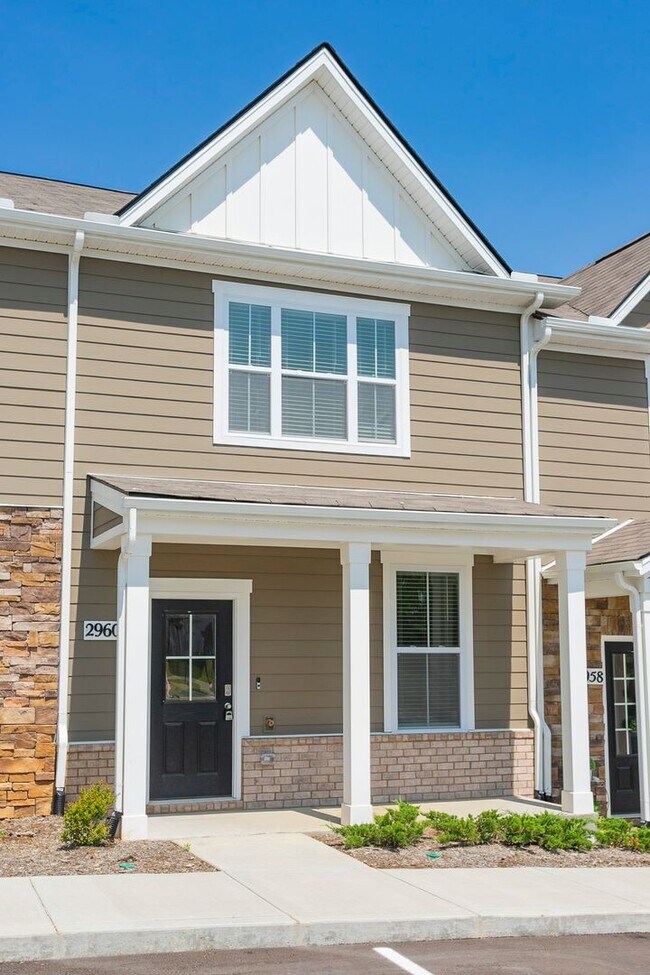 Building Photo - Adorable 3Bed 2&1/2 Bath Apartment