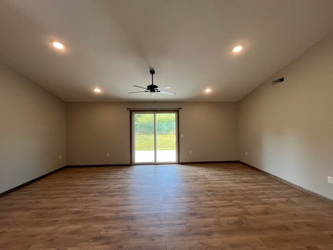 Building Photo - 634 Veronica Ct