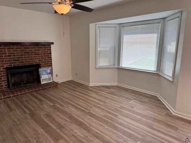 Building Photo - 167 Windermere Cir