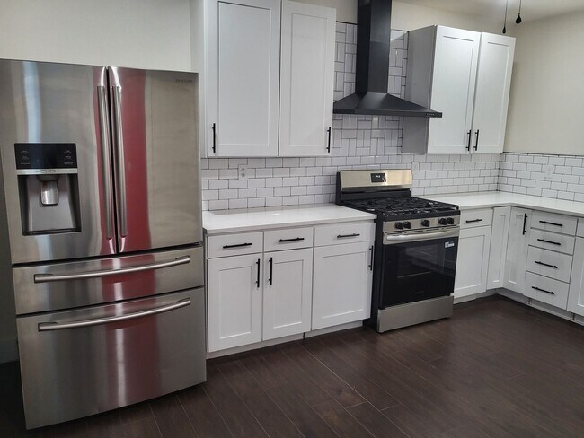 Foto del edificio - 427 Floyd Ave