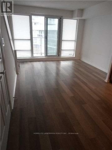 Photo du bâtiment - 2015-2015 Sheppard Ave E