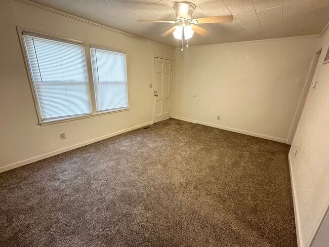 Building Photo - Fantastic 2 Bedroom!