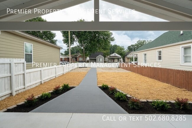 Building Photo - 921 Brentwood Ave