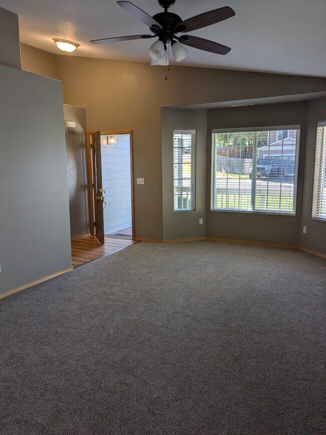 Foto del edificio - 5105 Hickory Ln