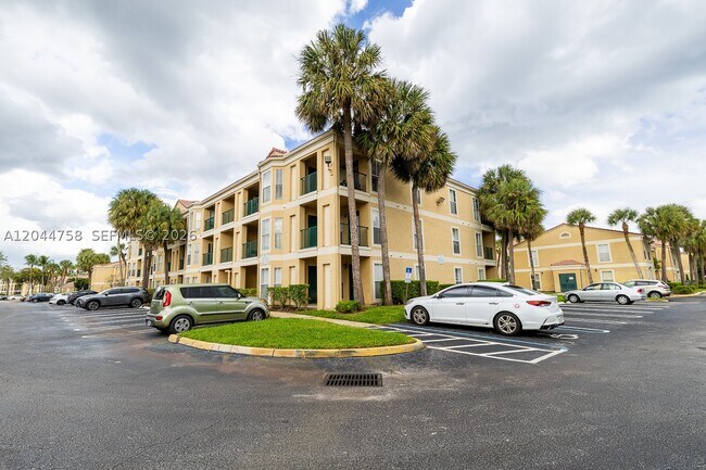 Foto del edificio - 777 Riverside Dr