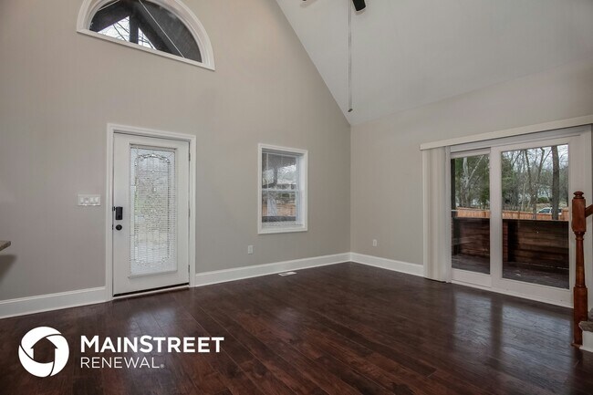 Foto del edificio - 8135 Westbourne Dr