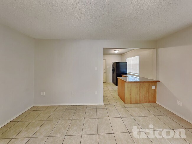 Foto del edificio - 726 Cindy Dr