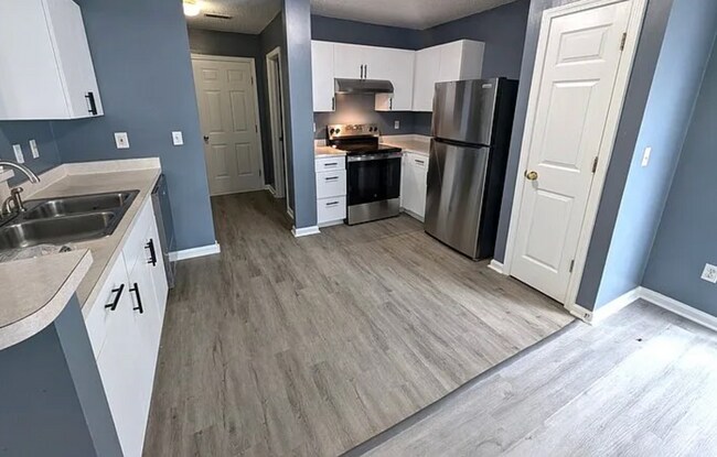 Foto del edificio - Completely remodeled gem located in the he...