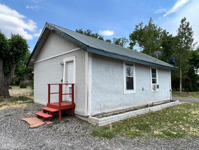 Building Photo - Studio, 1 bath House - 304 South Mountain ...