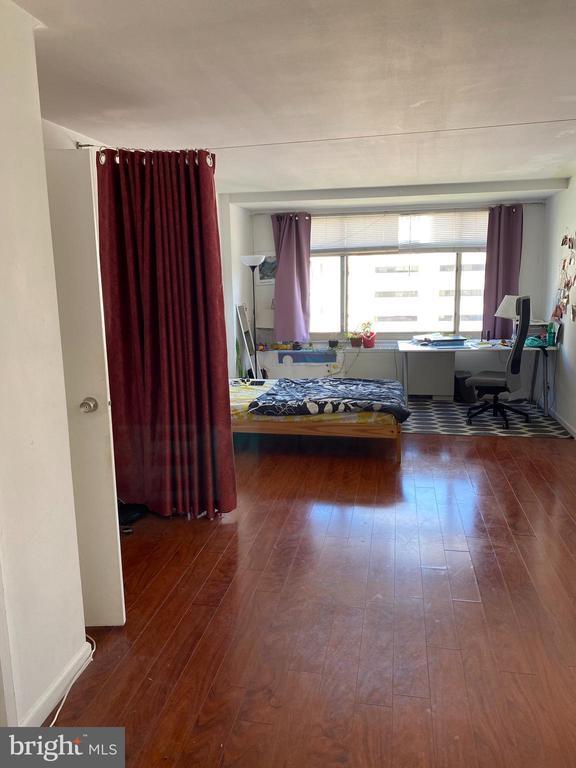 Foto del edificio - 2401 H St NW