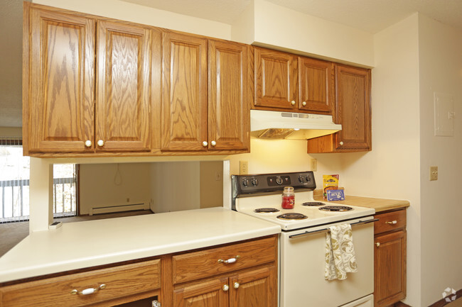 Kitchen - Oakmont Apartments