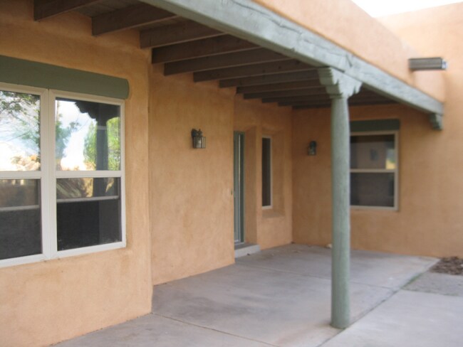 Building Photo - 148 Anya Rd
