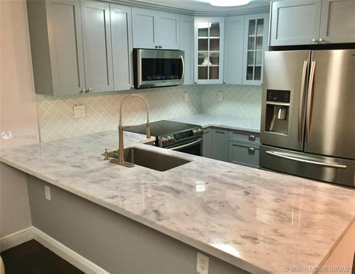 Foto del edificio - 7370 NW 174th Terrace