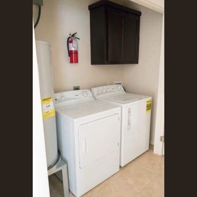 Building Photo - 2208 Taxco Ct