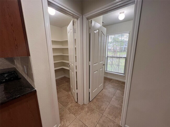 Building Photo - 2502 Redrock Rd