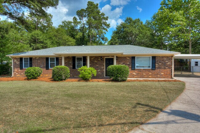 Foto del edificio - 608 Cedarwood Ct