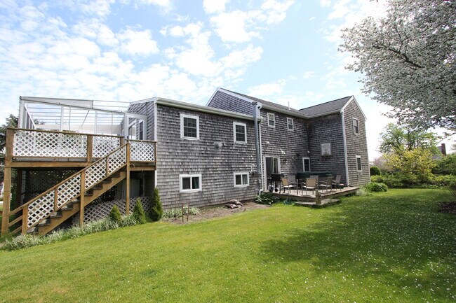 Building Photo - 36 Wood Ave