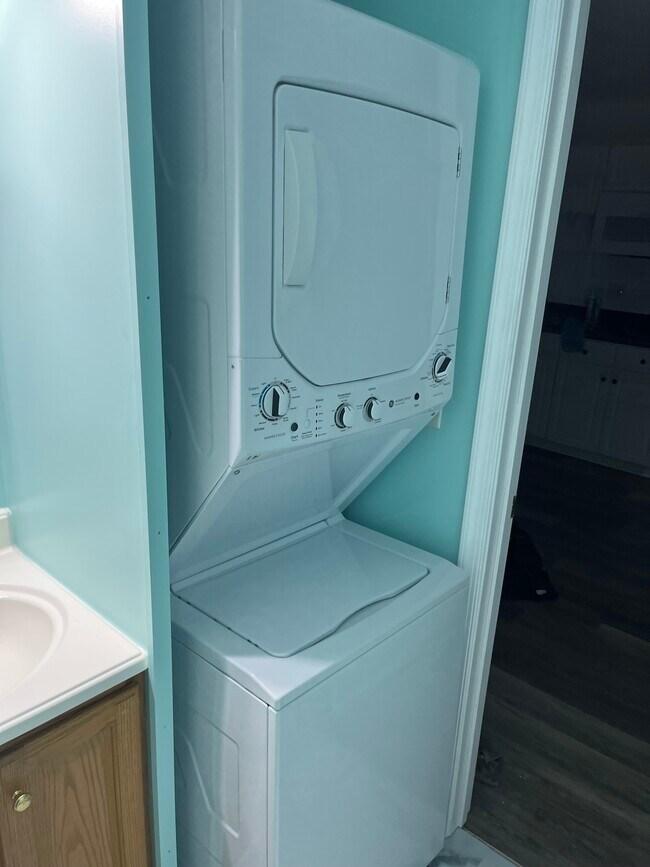 New Washer & Dryer - 4200 Lee Hill School Dr