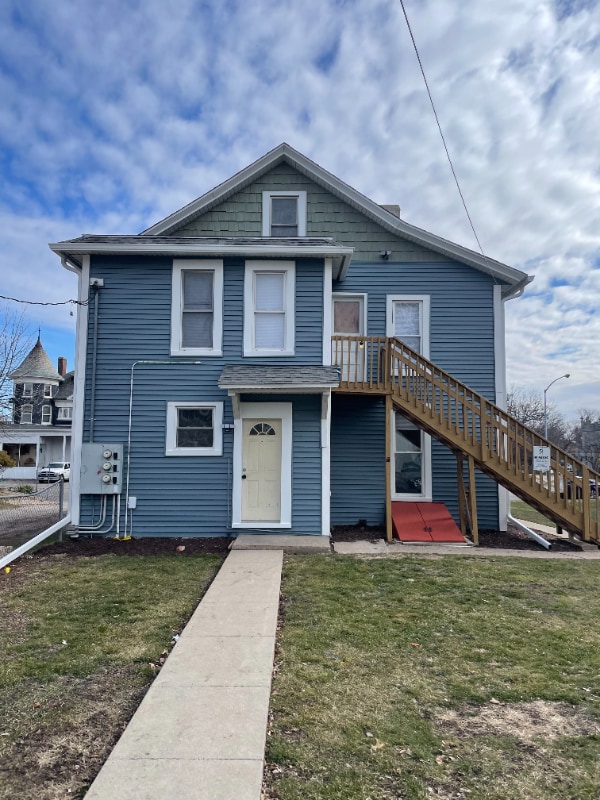 1414 N Brady St Unit 1, Davenport, IA 52803 Room for Rent in